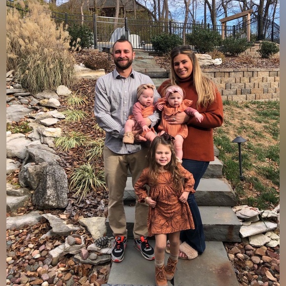 Meet your Posher, Sarah - Picture 2 of 5